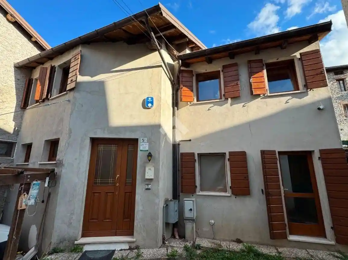 Casa indipendente in vendita a Seren del Grappa