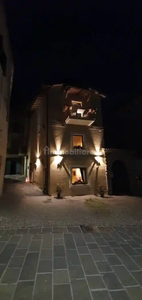 Casa indipendente in vendita a Montecastrilli