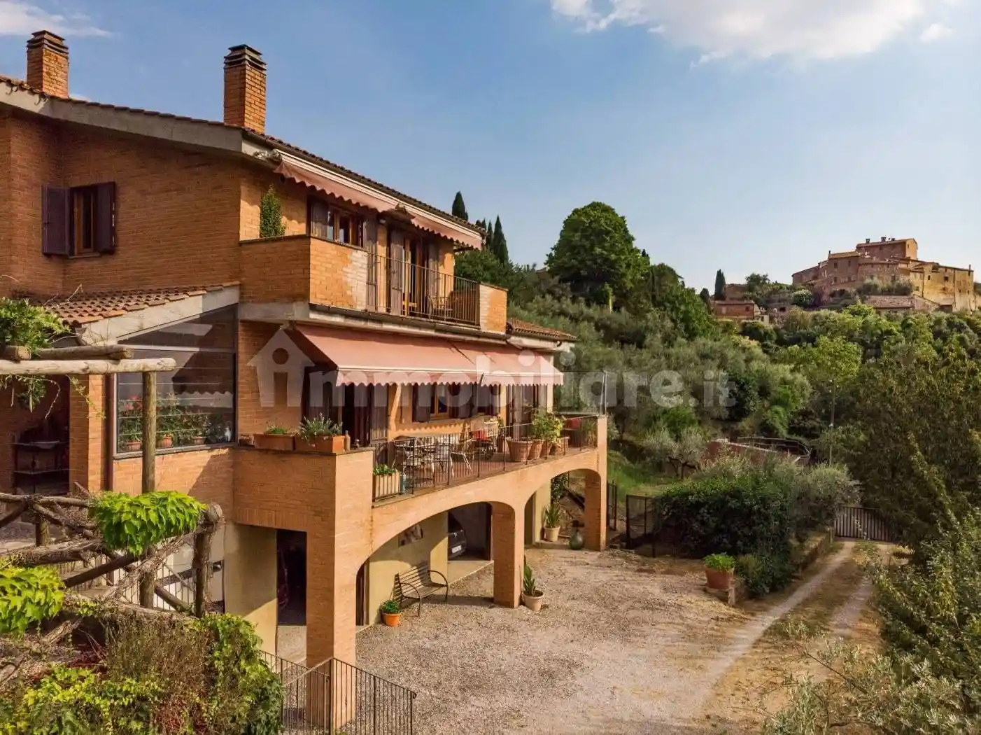 Villa in vendita a Montalcino
