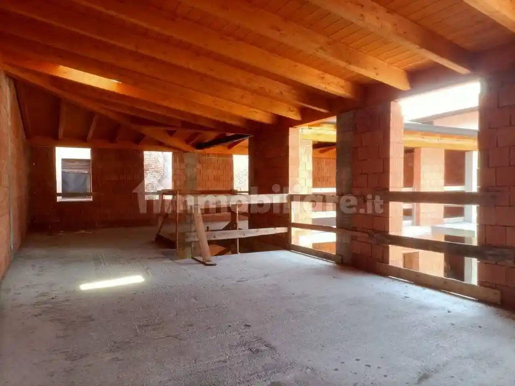 Casa indipendente in vendita a Comun Nuovo