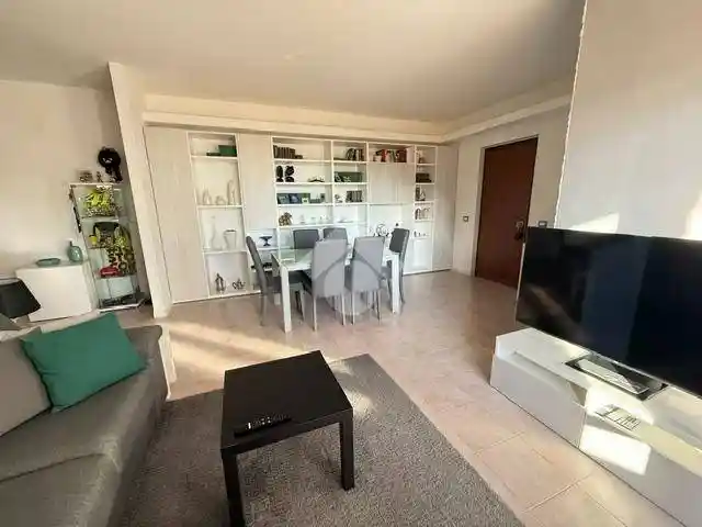 Palazzo - Edificio in vendita a Montefiascone