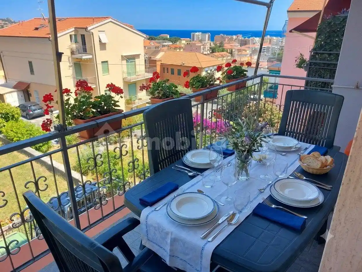 Appartamento in vendita a Pietra Ligure
