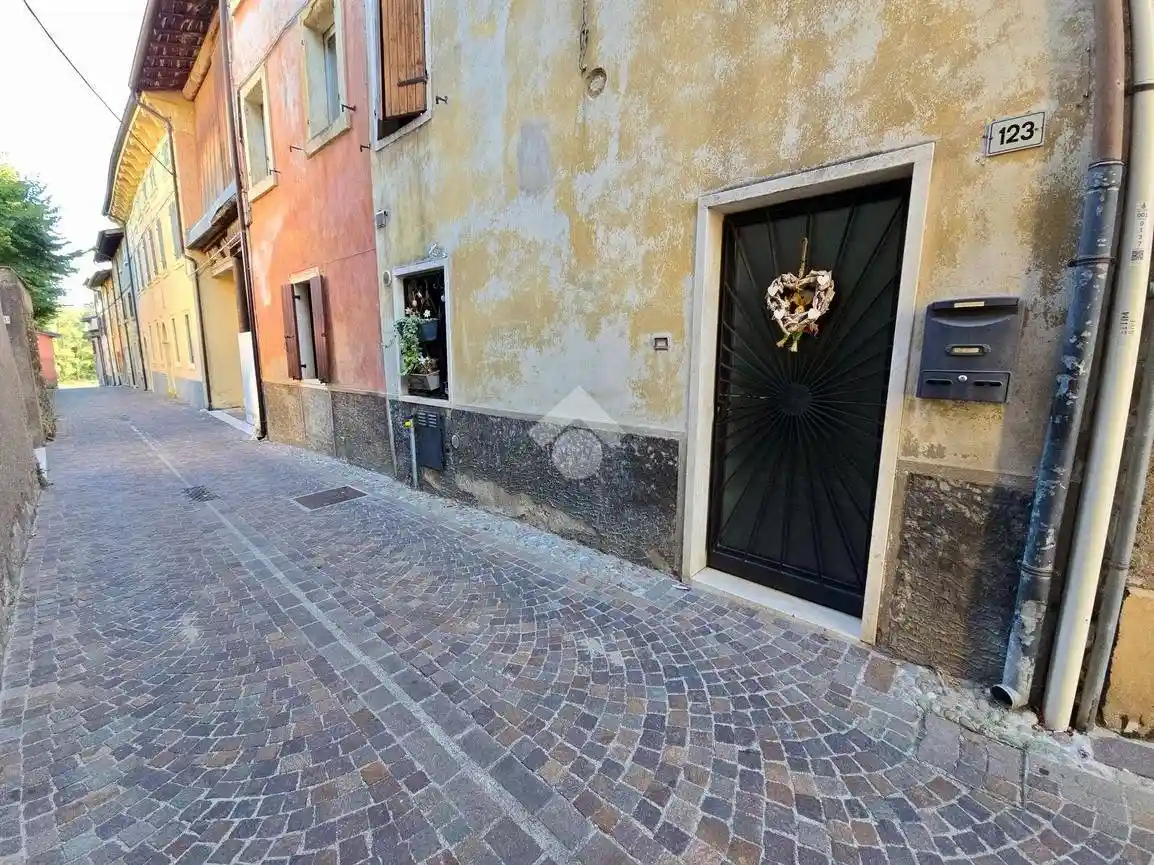 Appartamento in vendita a Pescantina