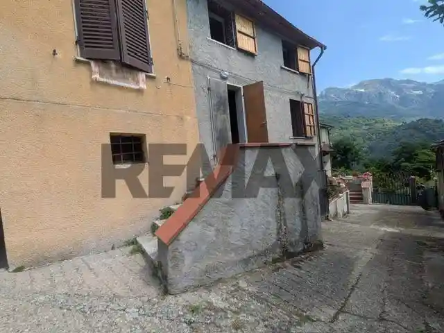 Casa indipendente in vendita a Seravezza