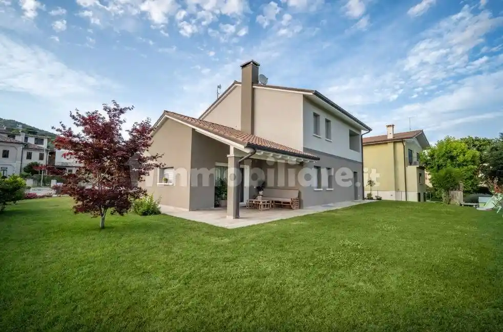 Villa in vendita a Serramazzoni