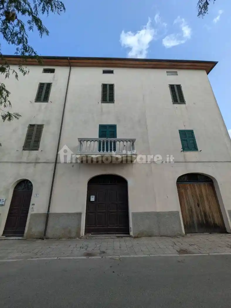 Palazzo - Edificio in vendita a Roccalbegna