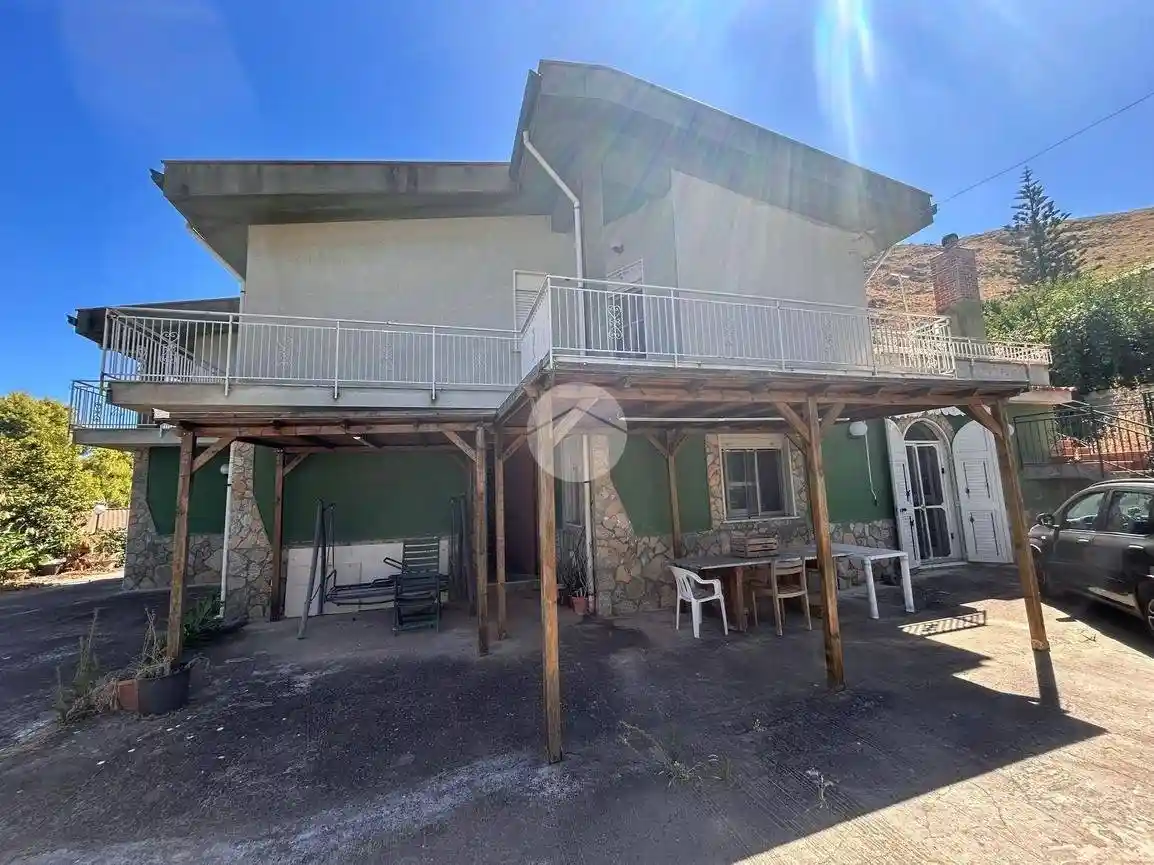 Villa in vendita a Altavilla Milicia