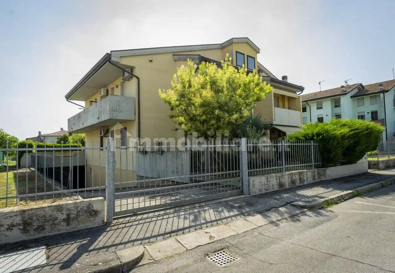 Appartamento in vendita a Due Carrare