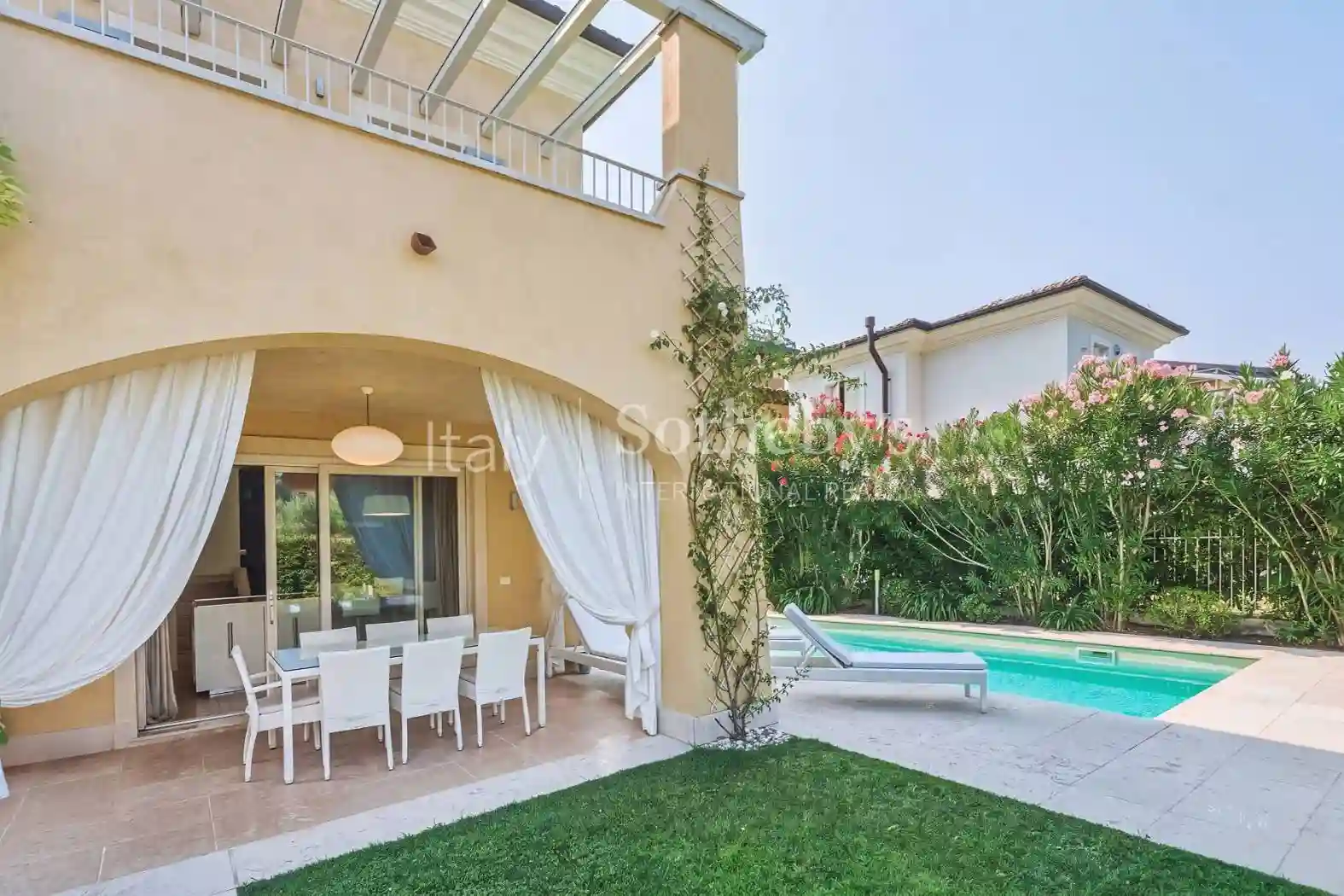 Villa - foto 2