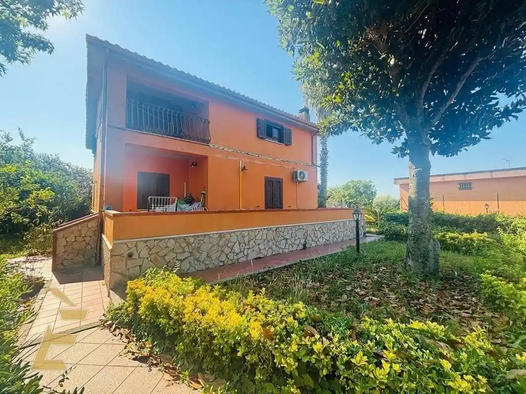 Villa in vendita a Aprilia