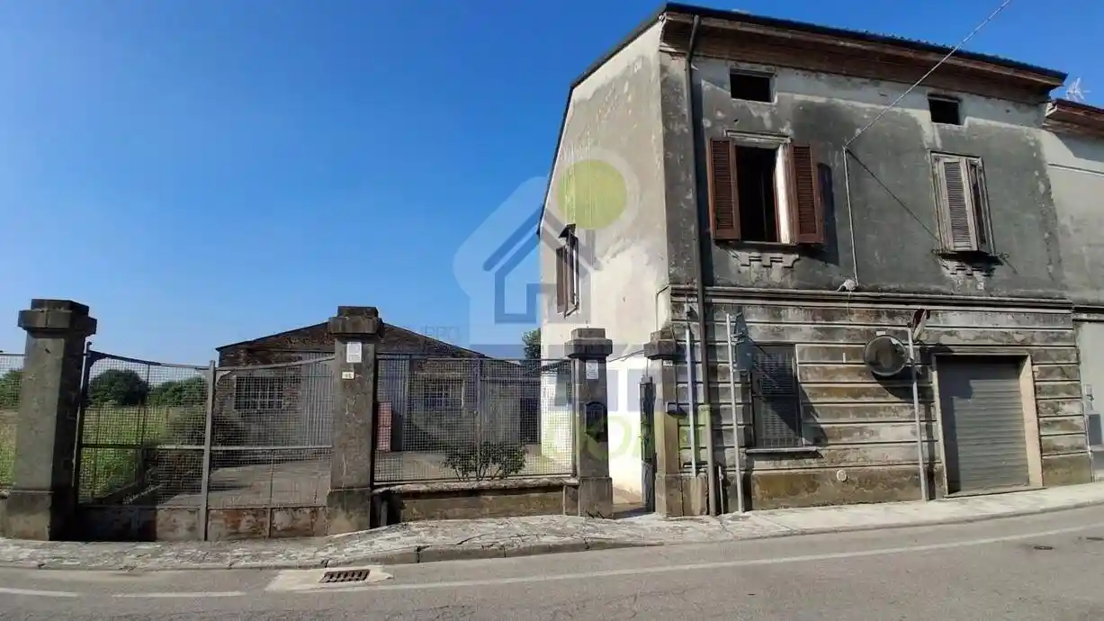 Casa indipendente in vendita a Sospiro