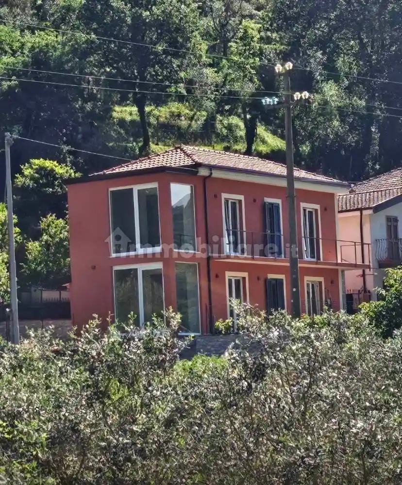 Appartamento in vendita a Vezzano Ligure
