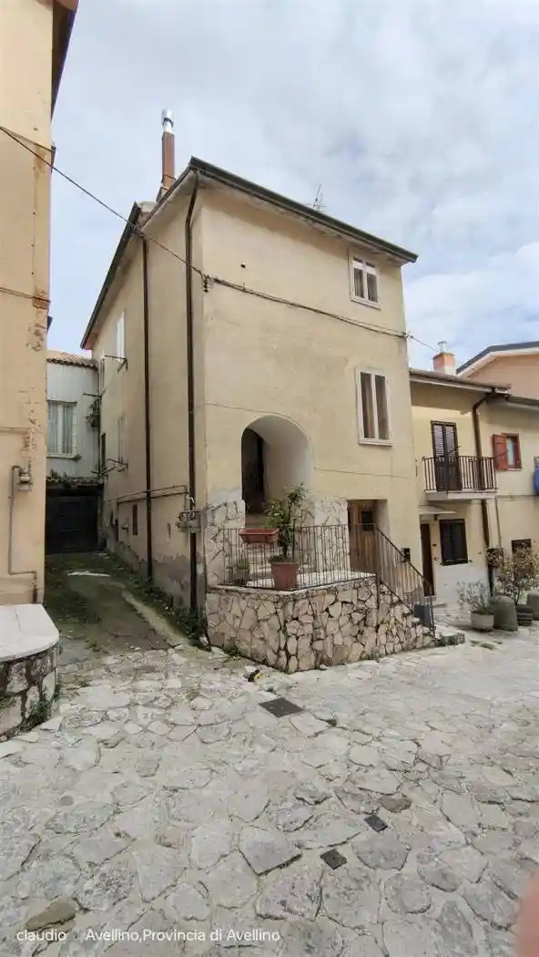 Casa indipendente in affitto a Avellino