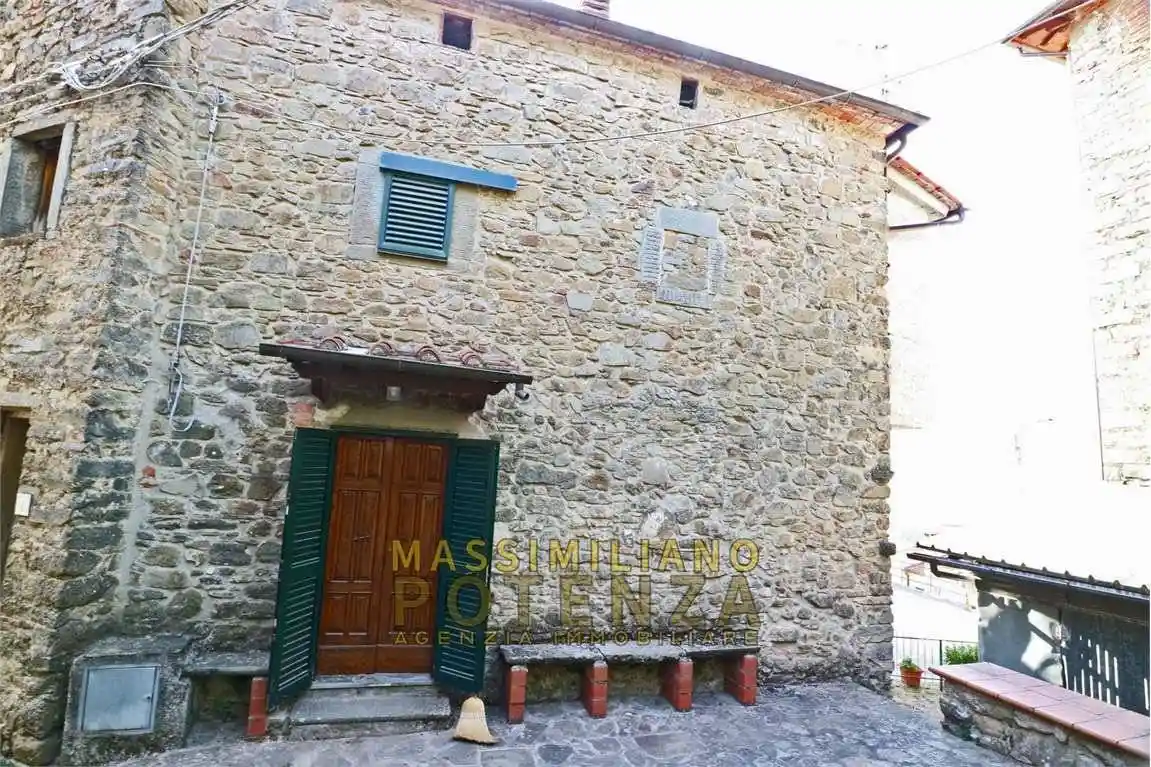Casa indipendente in vendita a Pescia
