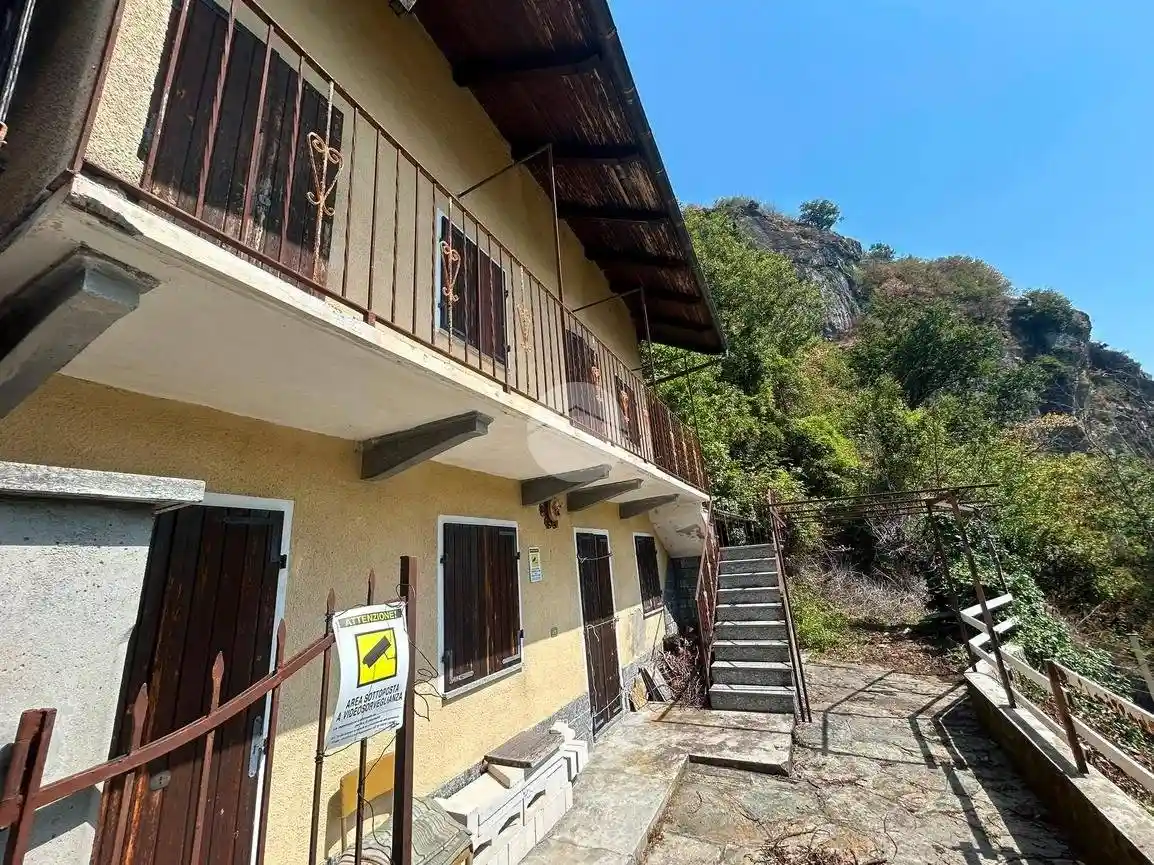 Casa indipendente in vendita a Pont-Canavese