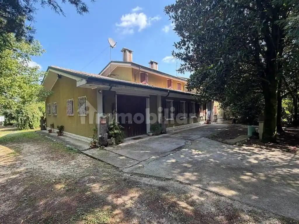 Casa indipendente in vendita a Quistello