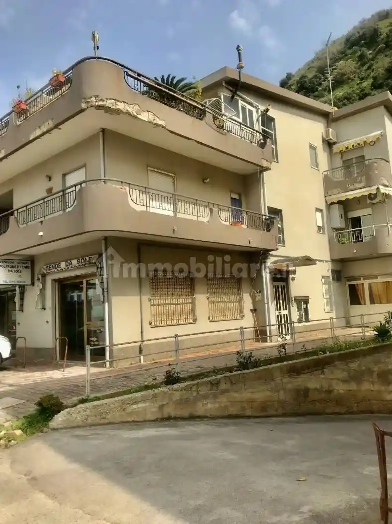 Appartamento in affitto a Piraino