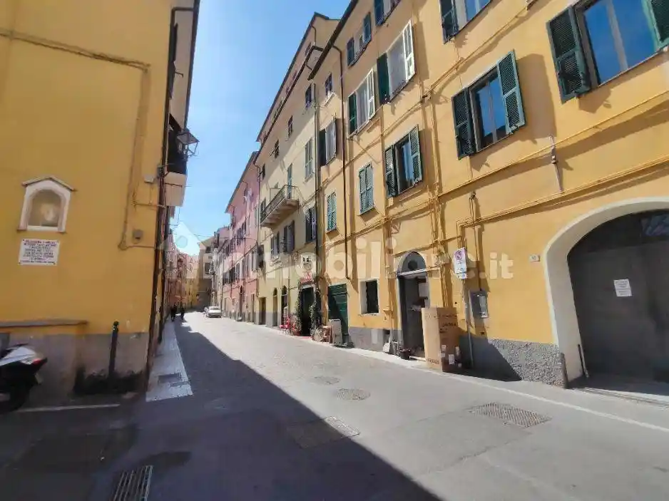 Appartamento in vendita a Imperia