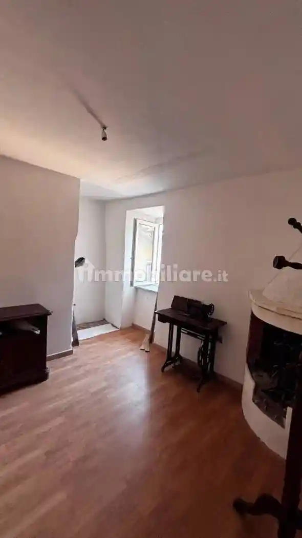 Casa indipendente in vendita a Luni