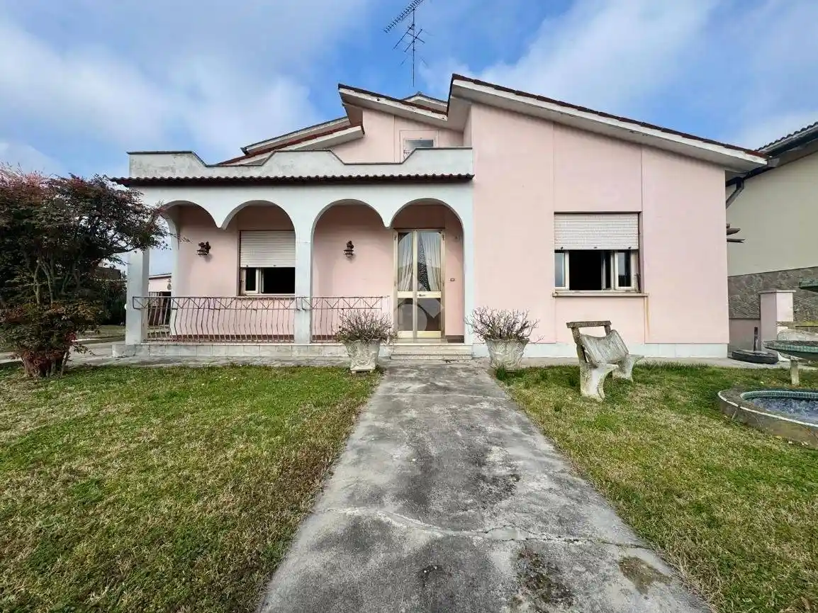 Villa in vendita a Rovigo