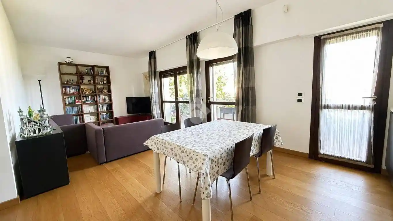 Appartamento in vendita a Desenzano del Garda