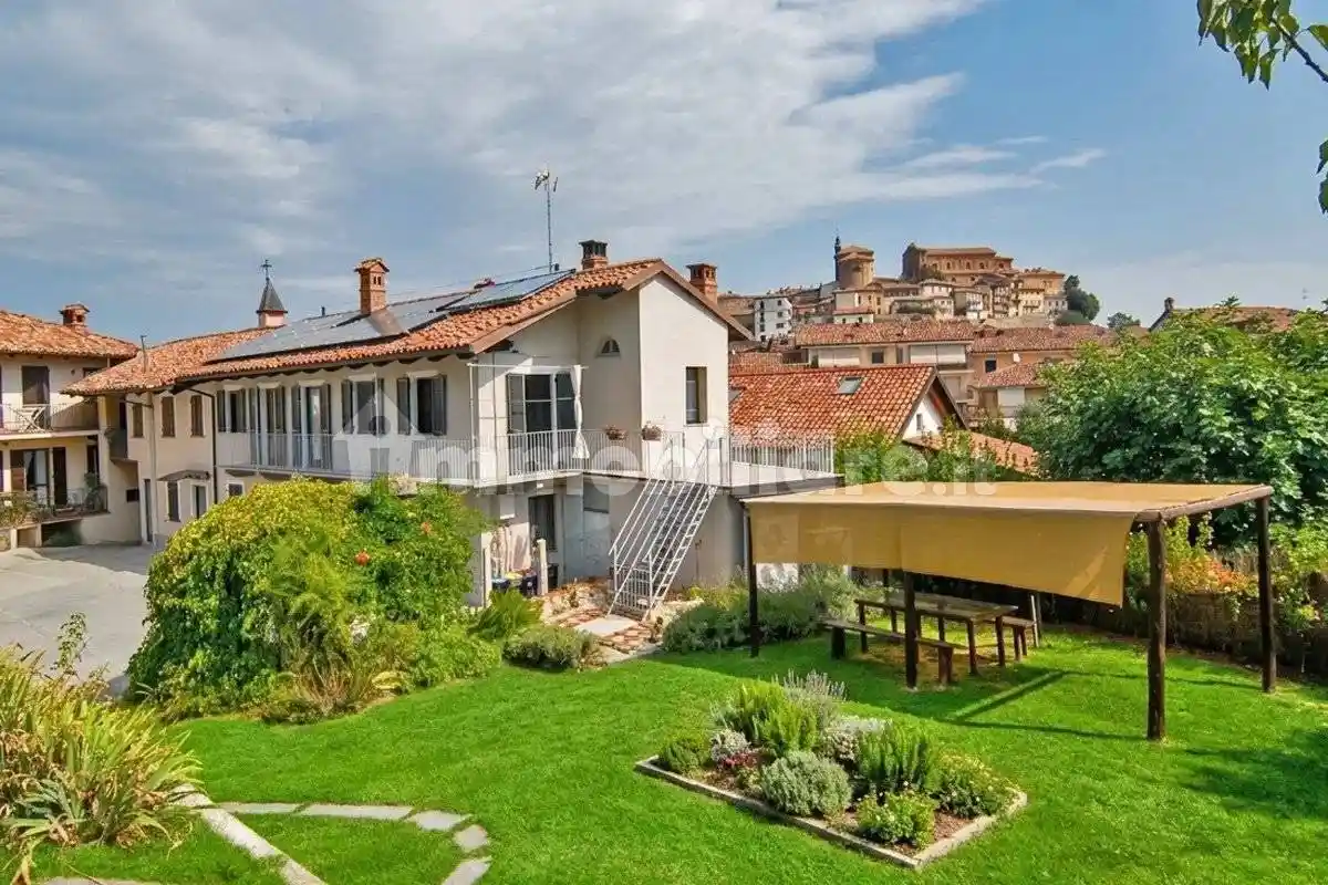 Rustico - Casale in vendita a La Morra