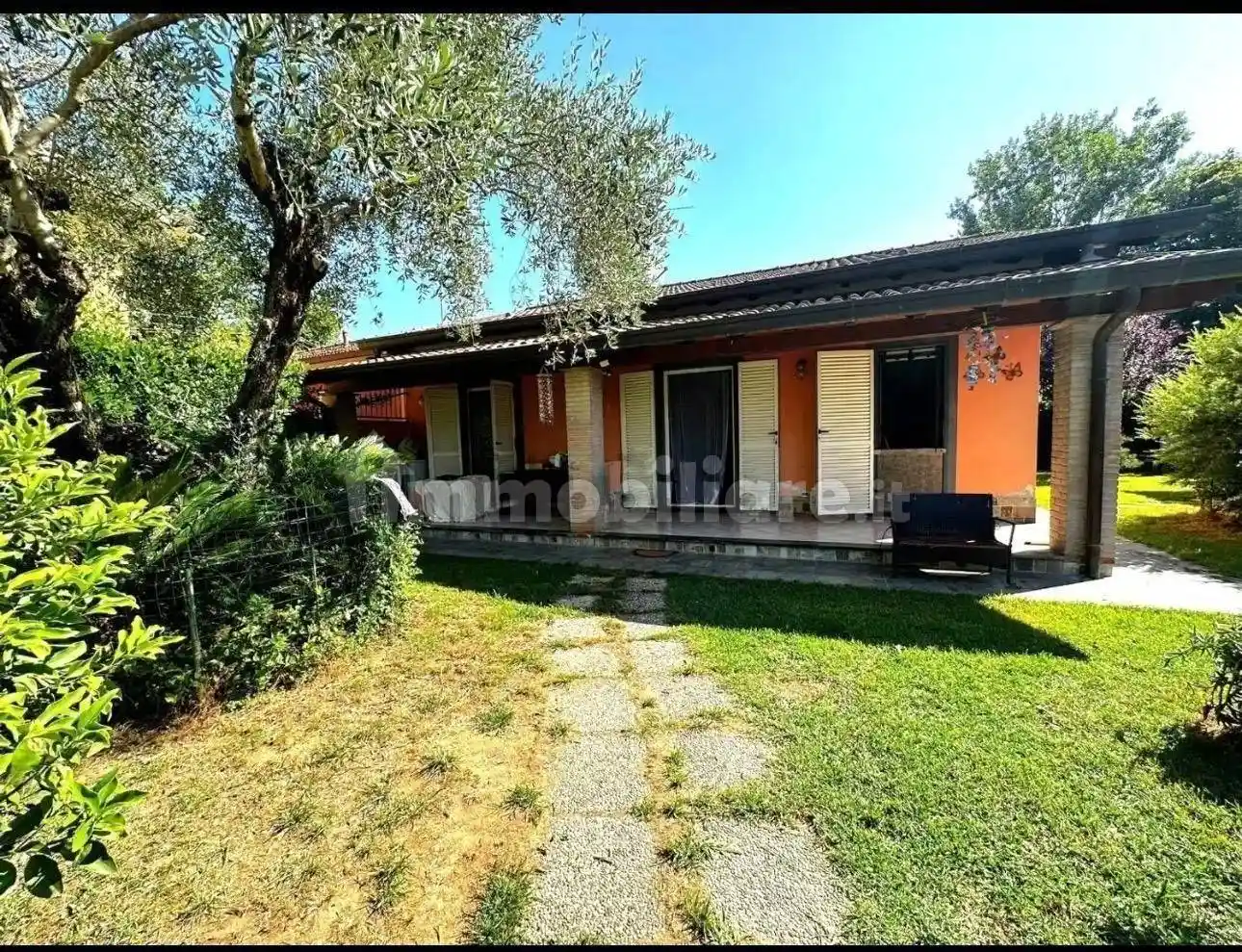 Casa indipendente in vendita a Massa