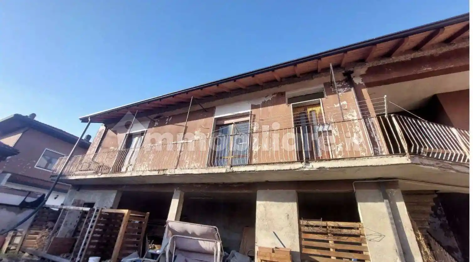 Villa in vendita a Castano Primo