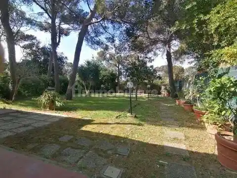 Villa in vendita a Livorno