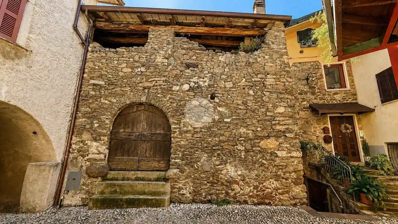 Casa indipendente in vendita a Cedegolo