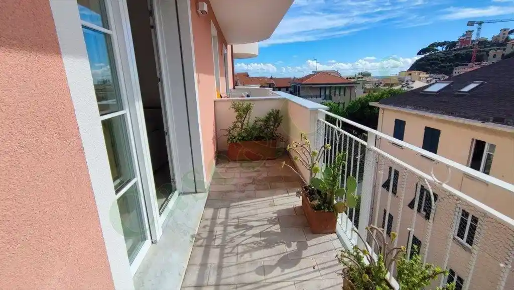 Appartamento in vendita a Celle Ligure
