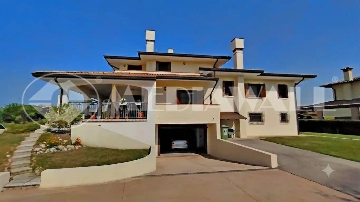 Villa in vendita a Pordenone