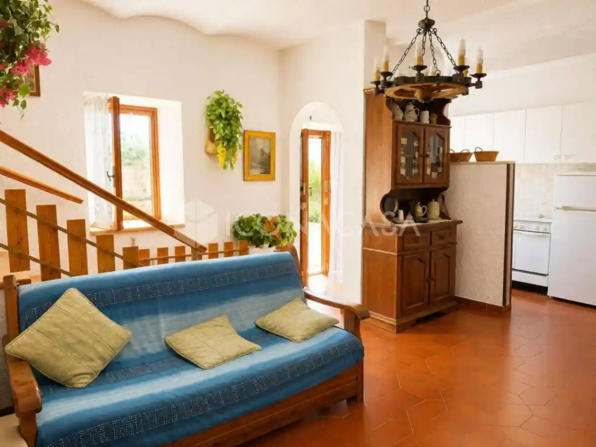 Casa indipendente in vendita a Massa d'Albe