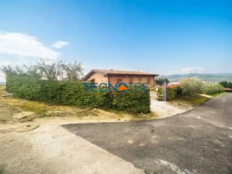 Villa in vendita a Monsampolo del Tronto