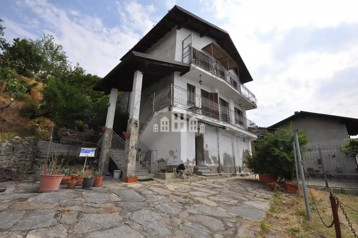 Casa indipendente in vendita a Cuorgnè