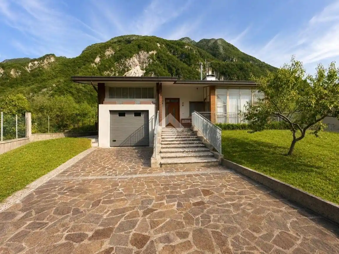 Villa in vendita a Venzone