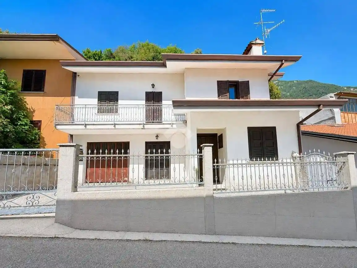 Villa in vendita a Trasaghis