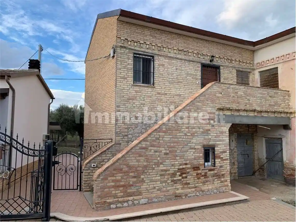 Rustico - Casale in vendita a Città Sant'Angelo