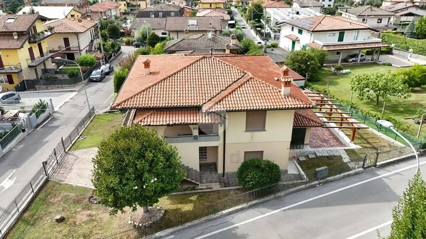 Villa in vendita a Capriolo