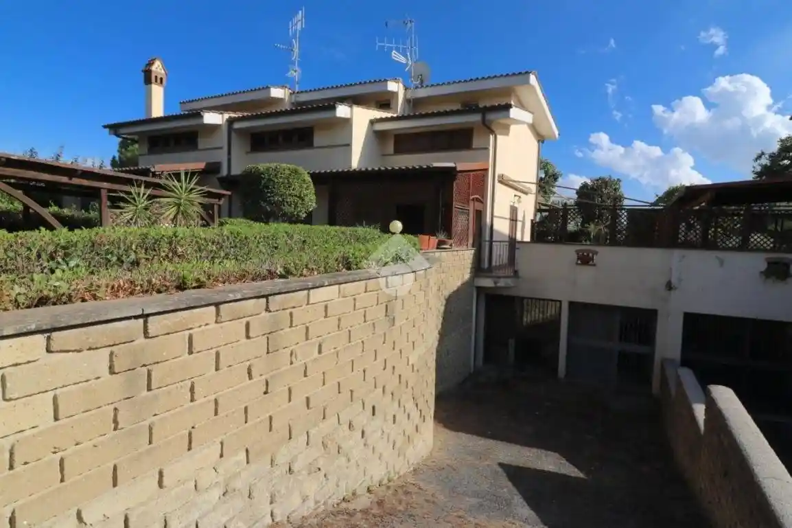 Villa in vendita a Genzano di Roma
