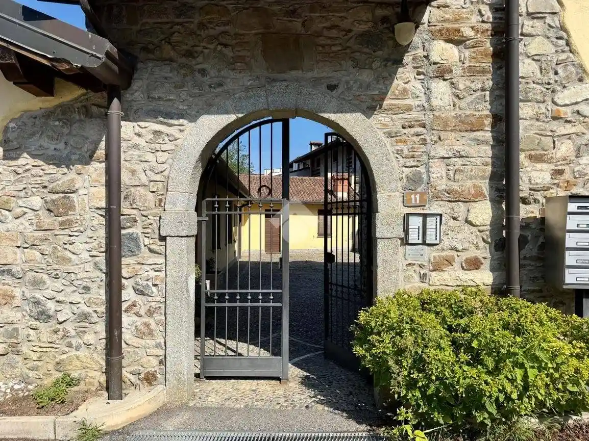 Appartamento in vendita a Caprino Bergamasco