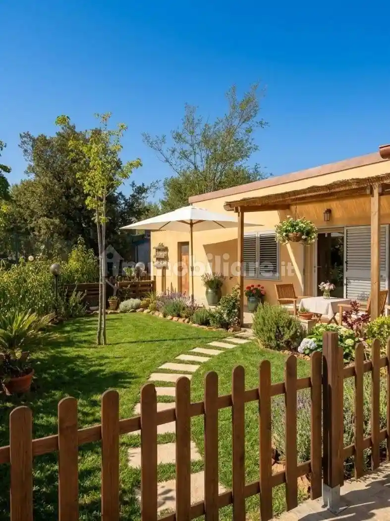 Casa indipendente in vendita a Campiglia Marittima