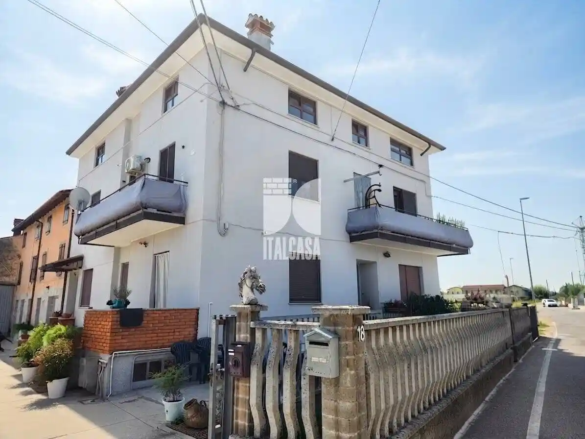 Appartamento in vendita a Villafranca di Verona