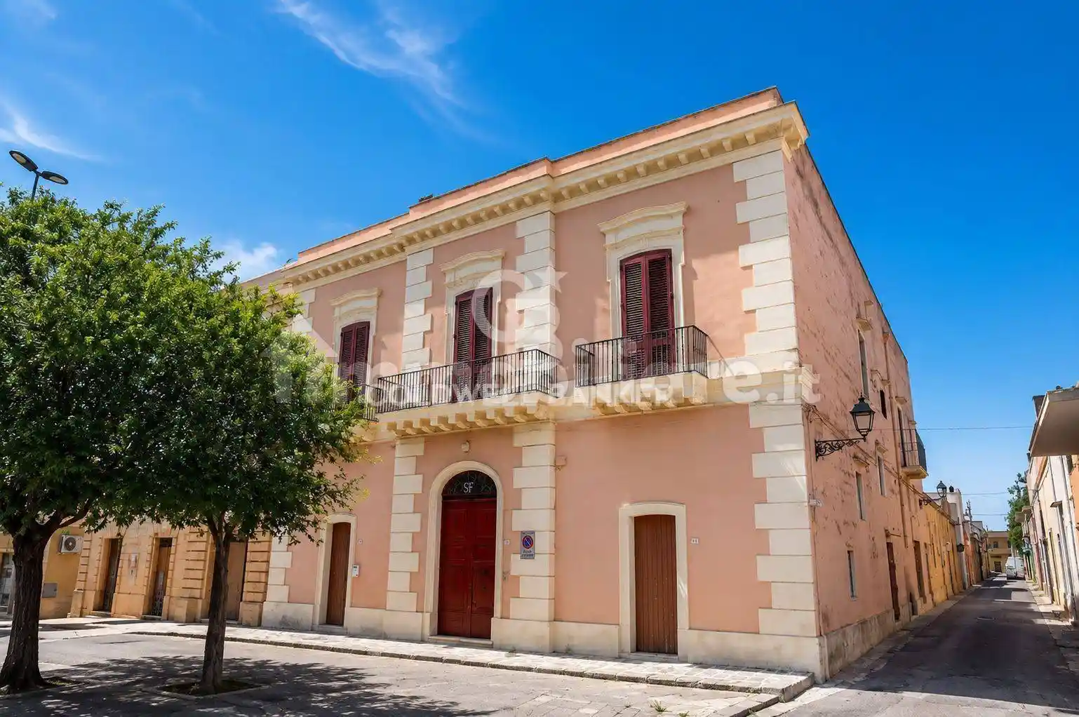 Palazzo - Edificio in vendita a Casarano