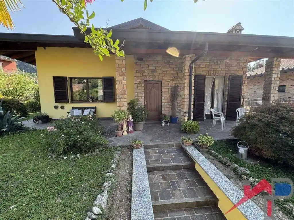 Villa in vendita a Cisano Bergamasco
