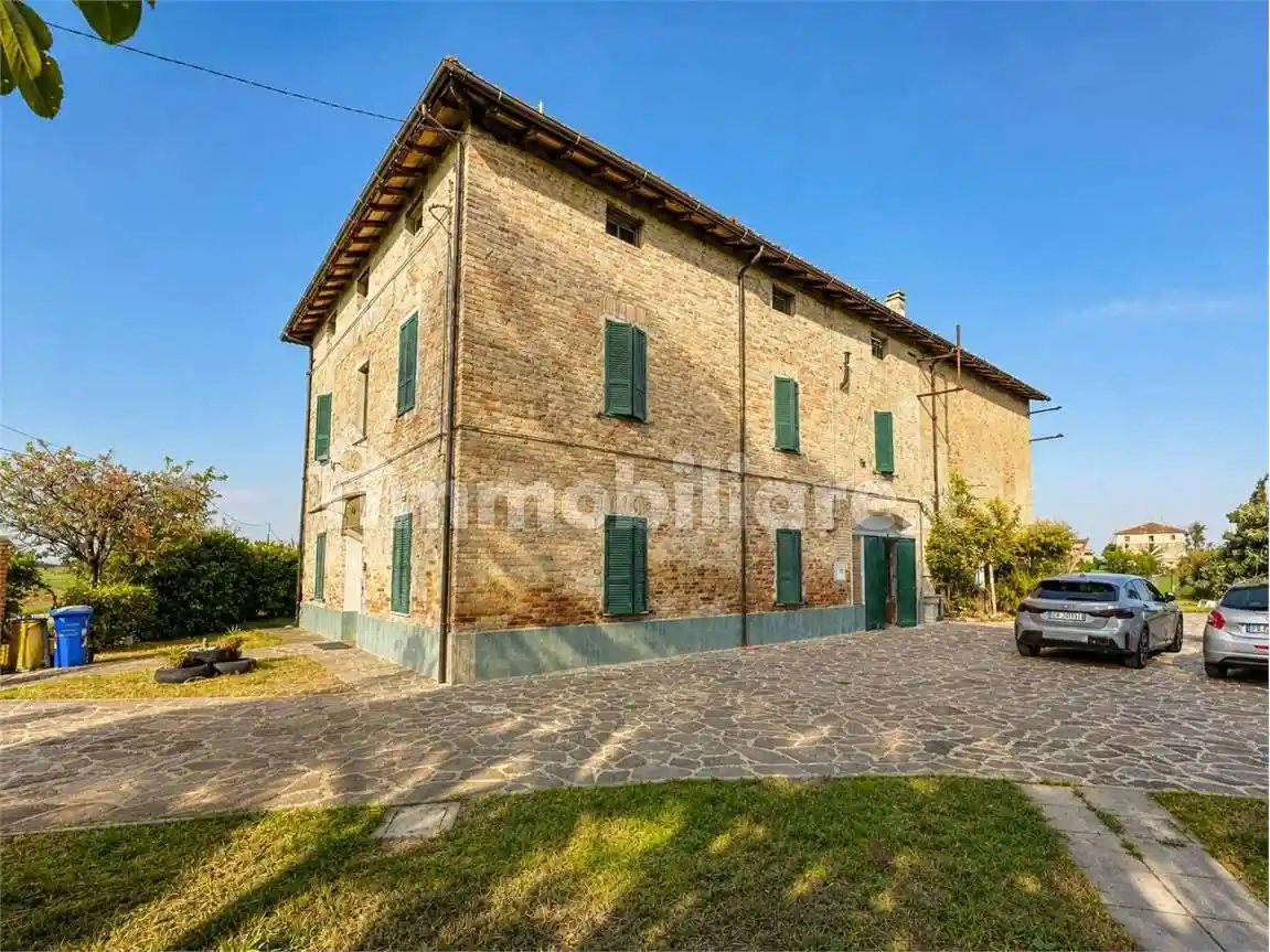 Villa in vendita a Soragna