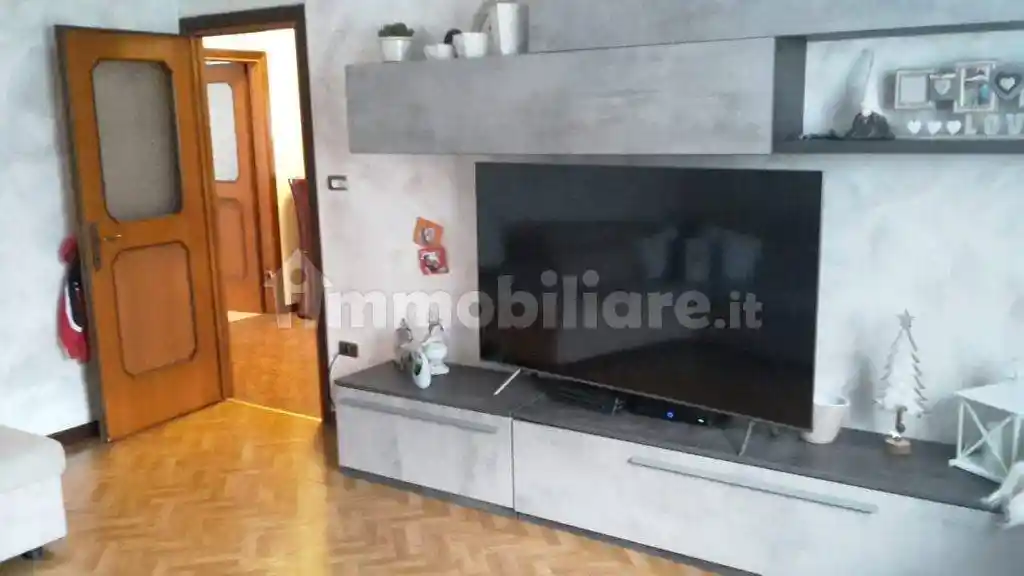 Appartamento in vendita a Val Brembilla