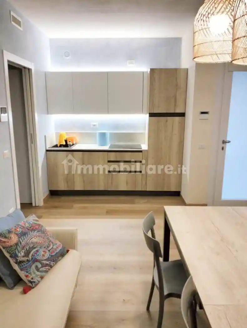 Appartamento in affitto a Padenghe sul Garda