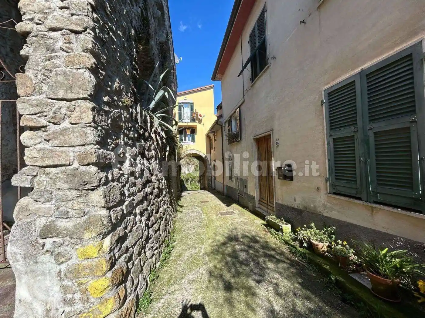 Appartamento in vendita a Vezzano Ligure