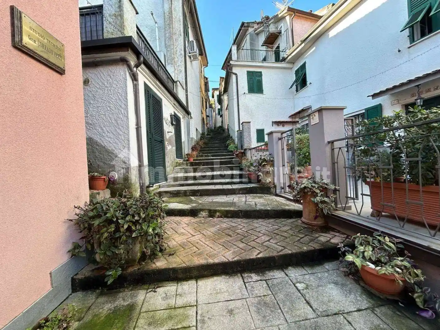 Appartamento in vendita a Follo